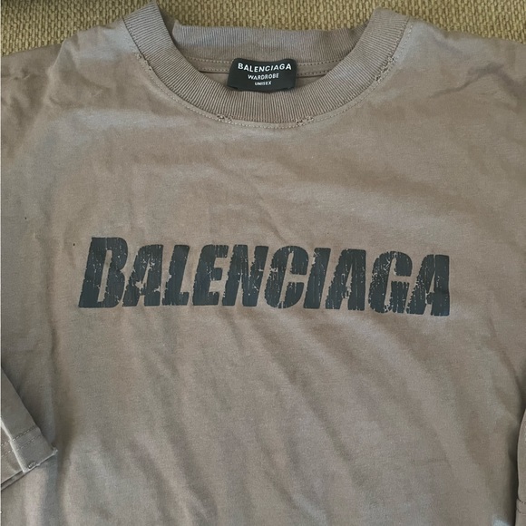 Men’s Balenciaga Distressed T-Shirt (L) - Picture 2 of 2